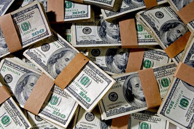 DOLAR PİYASASI 4 AĞUSTOS TARİHİNDE YUKARI YÖNLÜ  BAŞLADI